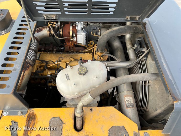 image for item DS2927 2011 John Deere 250G LC excavator