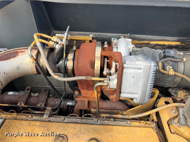 image for item DS2927 2011 John Deere 250G LC excavator