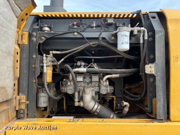 image for item DS2927 2011 John Deere 250G LC excavator