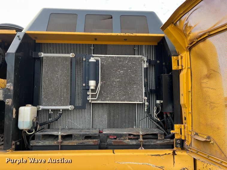 image for item DS2927 2011 John Deere 250G LC excavator