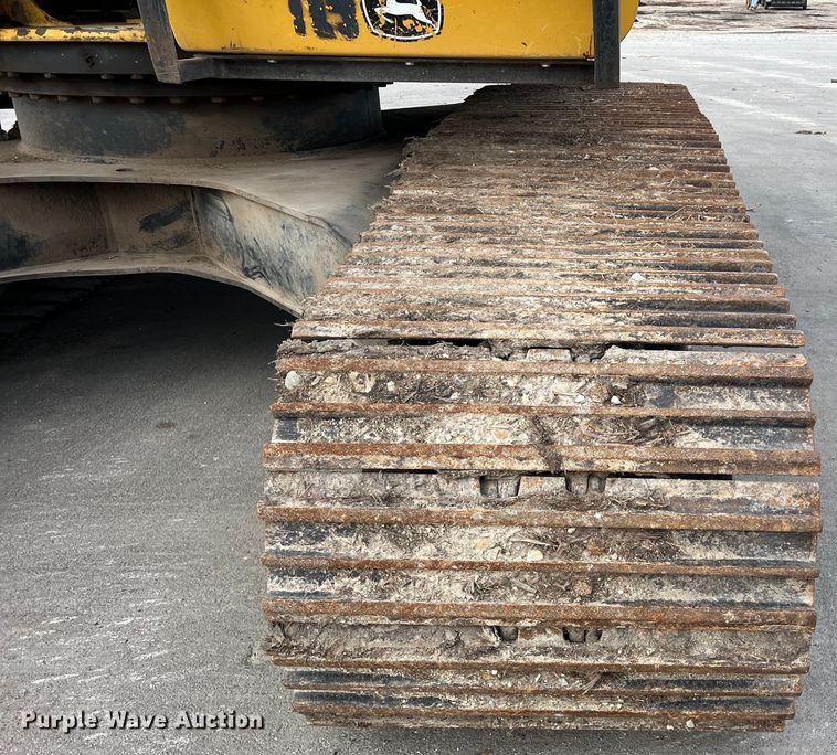 image for item DS2927 2011 John Deere 250G LC excavator