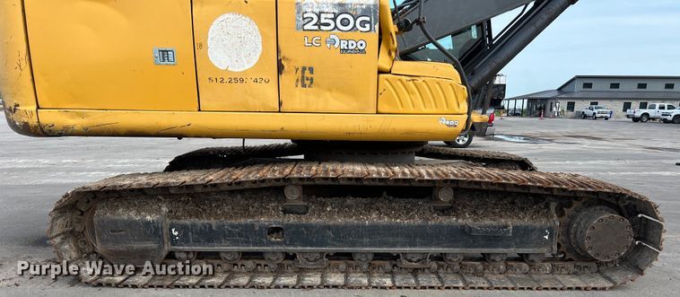 image for item DS2927 2011 John Deere 250G LC excavator