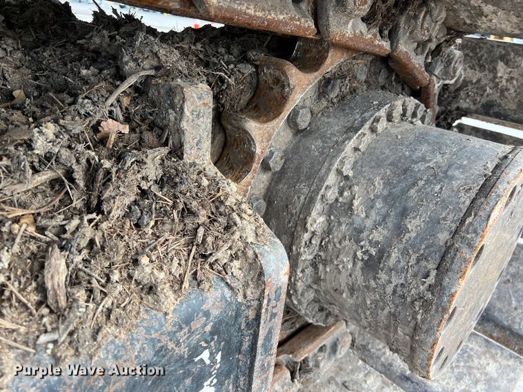 image for item DS2927 2011 John Deere 250G LC excavator