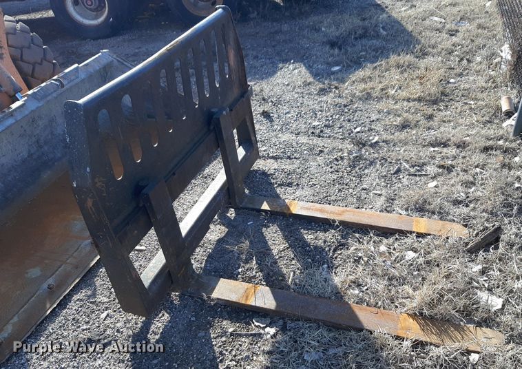 image for item DV9844 2011 Case SR250 skid steer loader