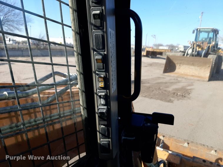 image for item DV9844 2011 Case SR250 skid steer loader