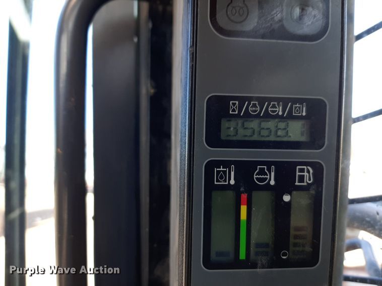 image for item DV9844 2011 Case SR250 skid steer loader