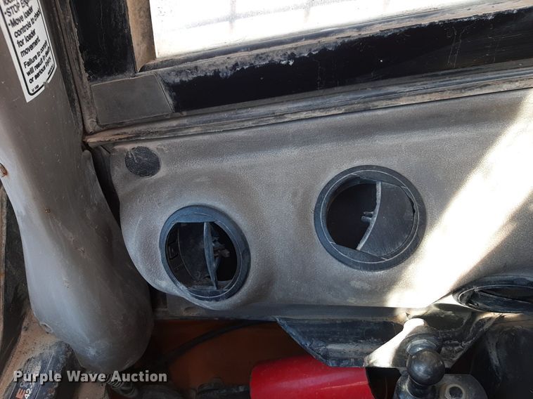 image for item DV9844 2011 Case SR250 skid steer loader