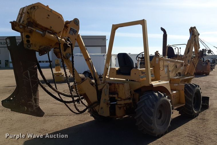image for item DV9847 2000 Vermeer V8550A vibratory cable plow