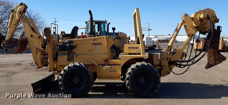 image for item DV9847 2000 Vermeer V8550A vibratory cable plow