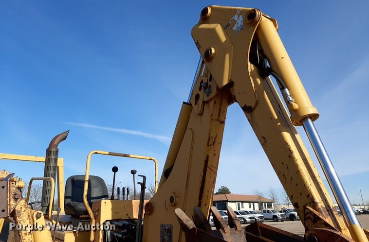 image for item DV9847 2000 Vermeer V8550A vibratory cable plow