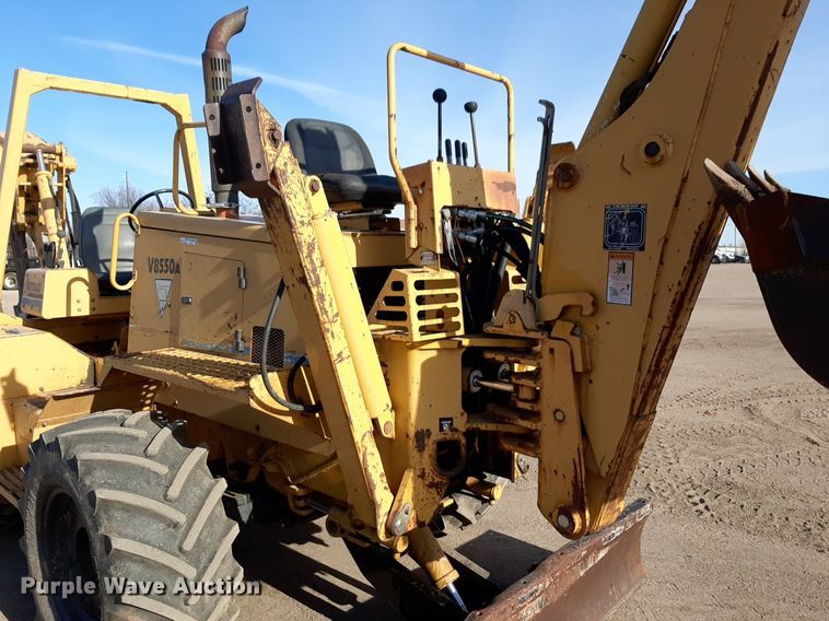 image for item DV9847 2000 Vermeer V8550A vibratory cable plow