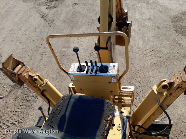 image for item DV9847 2000 Vermeer V8550A vibratory cable plow