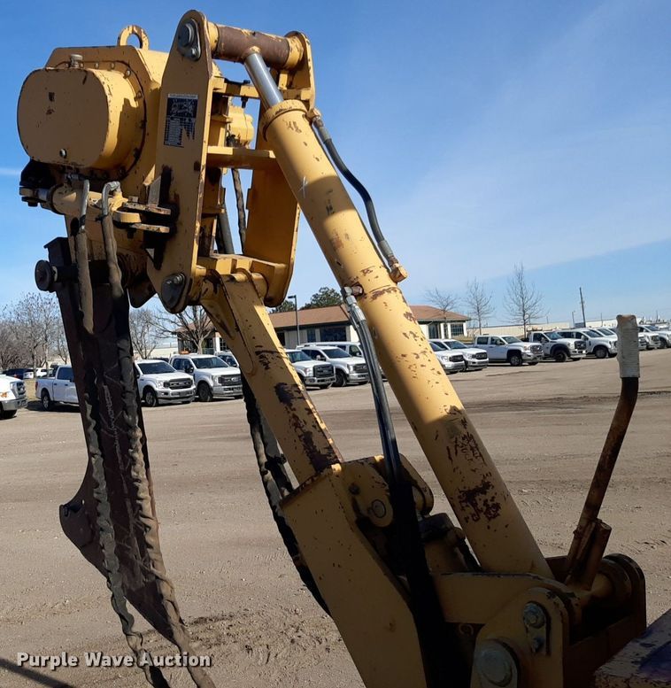 image for item DV9847 2000 Vermeer V8550A vibratory cable plow