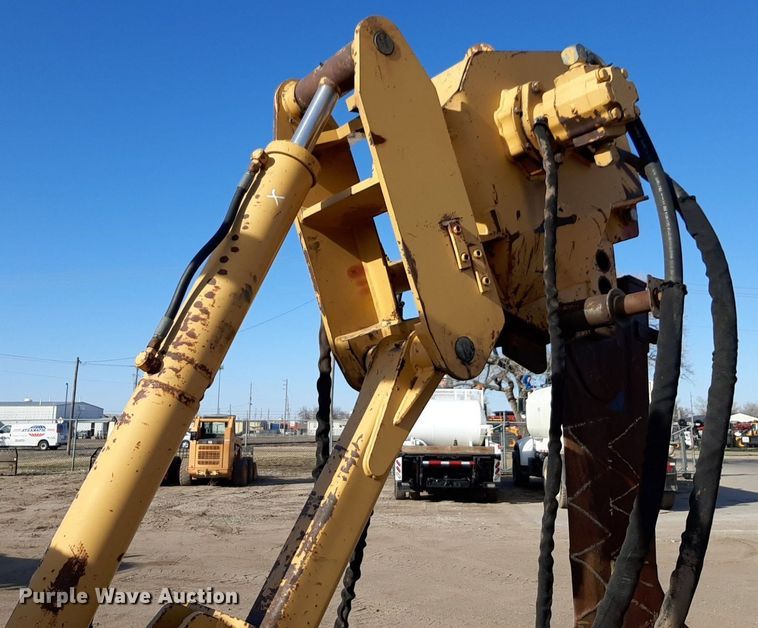 image for item DV9847 2000 Vermeer V8550A vibratory cable plow