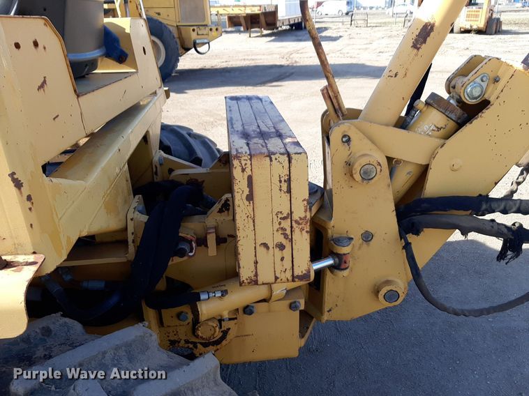 image for item DV9847 2000 Vermeer V8550A vibratory cable plow