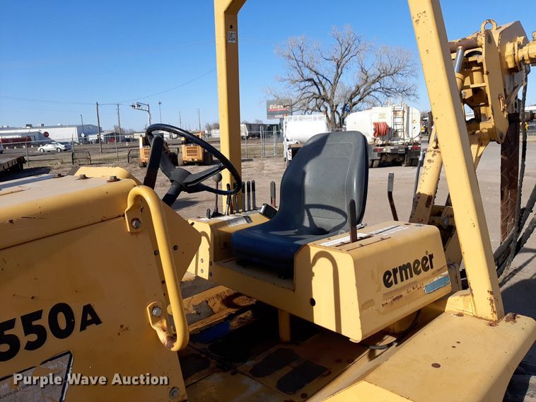 image for item DV9847 2000 Vermeer V8550A vibratory cable plow