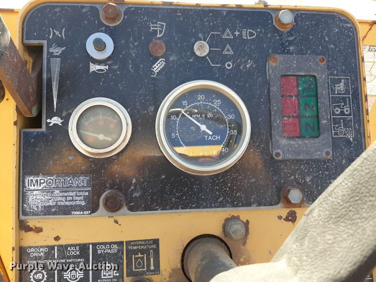 image for item DV9847 2000 Vermeer V8550A vibratory cable plow