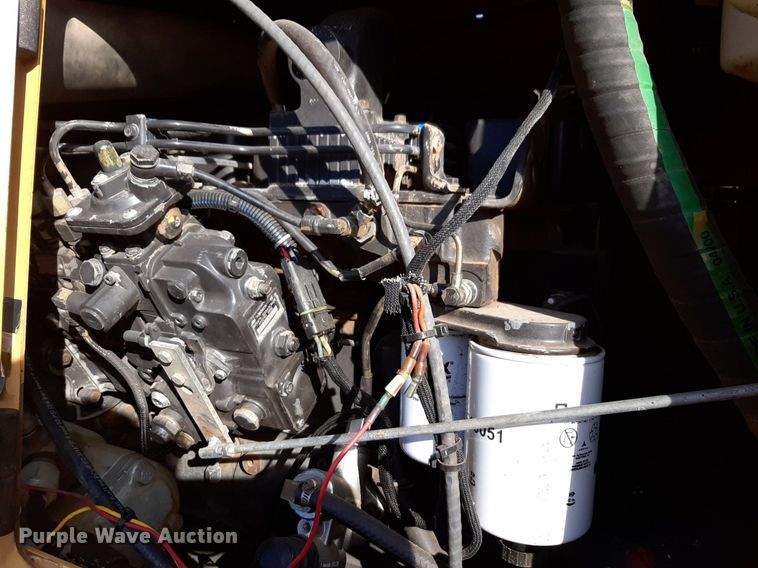 image for item DV9847 2000 Vermeer V8550A vibratory cable plow