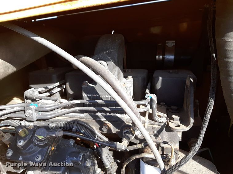 image for item DV9847 2000 Vermeer V8550A vibratory cable plow