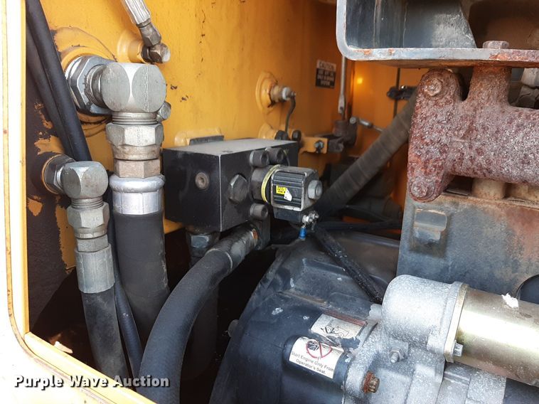 image for item DV9847 2000 Vermeer V8550A vibratory cable plow