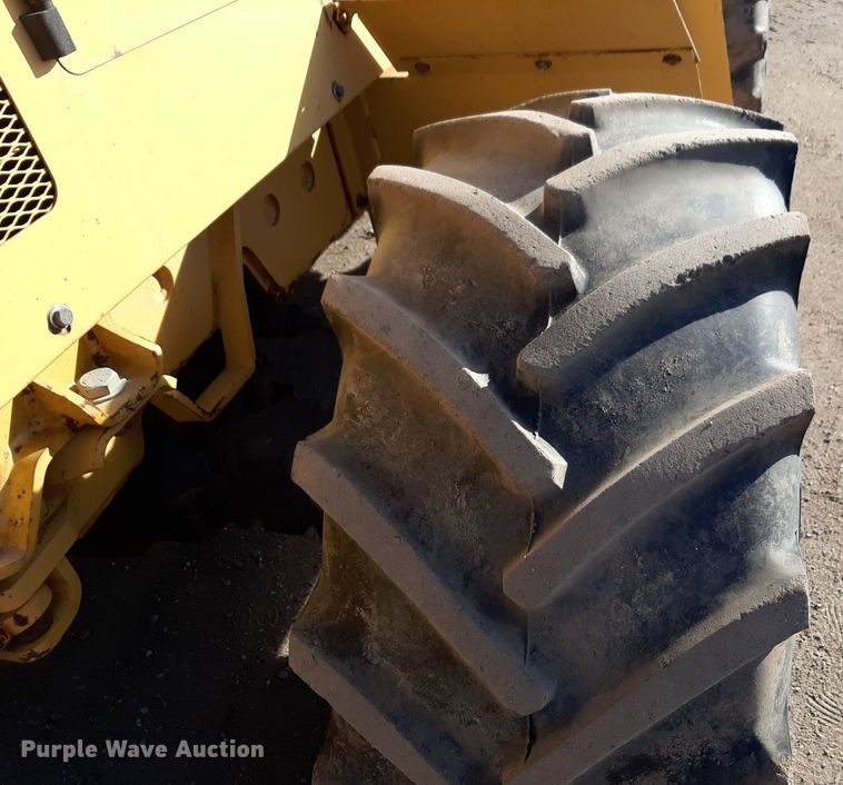 image for item DV9847 2000 Vermeer V8550A vibratory cable plow