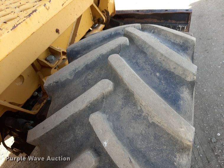 image for item DV9847 2000 Vermeer V8550A vibratory cable plow