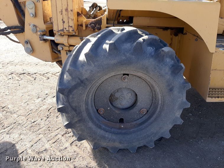 image for item DV9847 2000 Vermeer V8550A vibratory cable plow