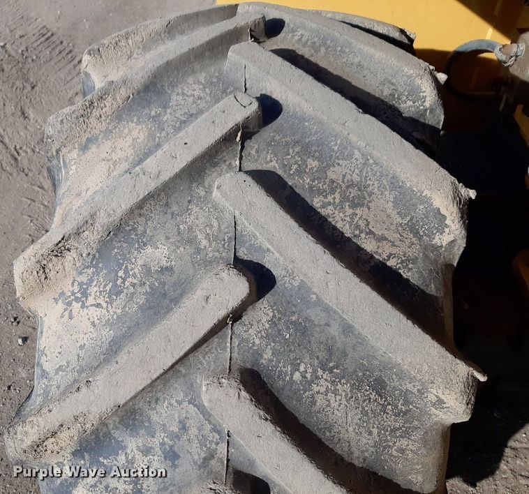 image for item DV9847 2000 Vermeer V8550A vibratory cable plow