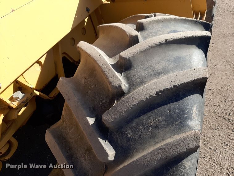 image for item DV9847 2000 Vermeer V8550A vibratory cable plow