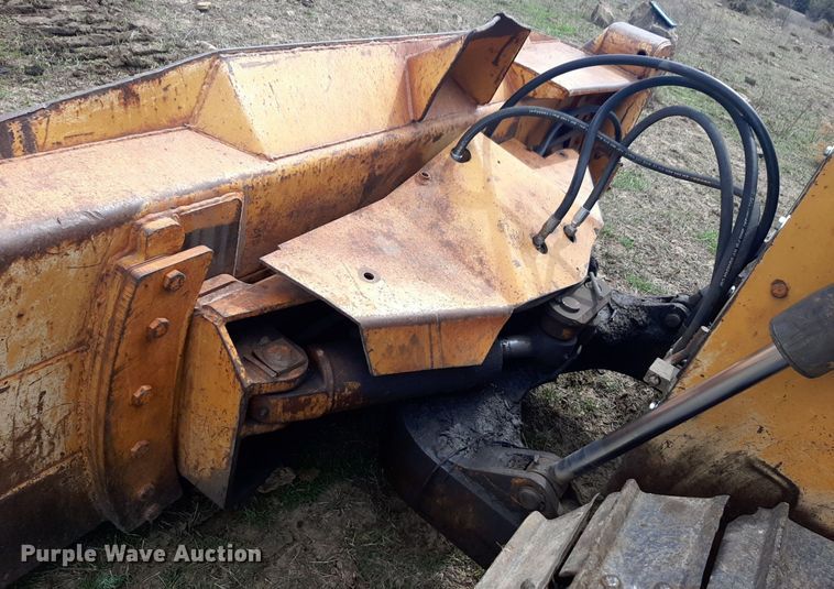 image for item DV9910 1982 Case 850C dozer