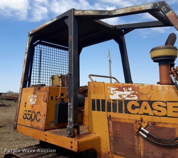 image for item DV9910 1982 Case 850C dozer
