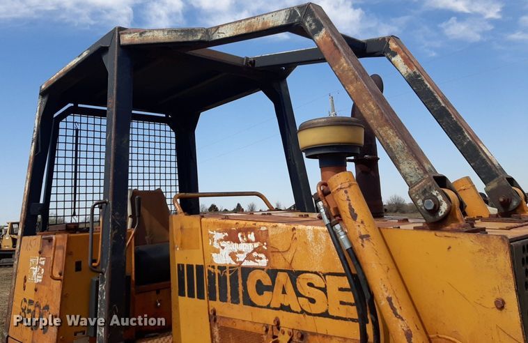 image for item DV9910 1982 Case 850C dozer