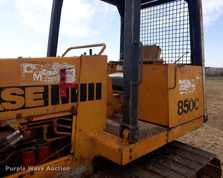 image for item DV9910 1982 Case 850C dozer