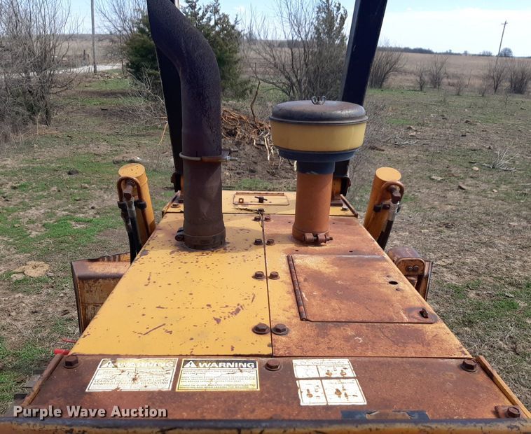 image for item DV9910 1982 Case 850C dozer