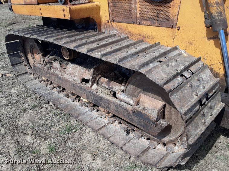 image for item DV9910 1982 Case 850C dozer