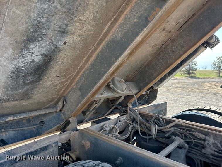 image for item EG1241 2007 Sterling L-Line dump truck