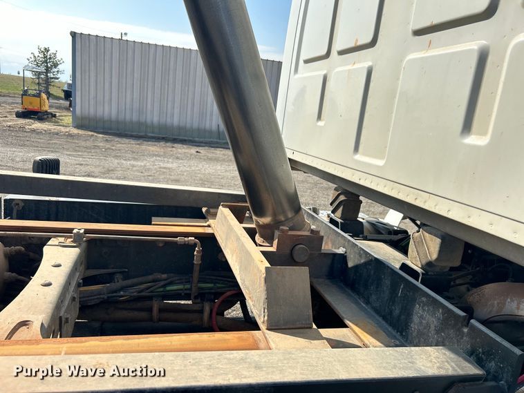 image for item EG1241 2007 Sterling L-Line dump truck