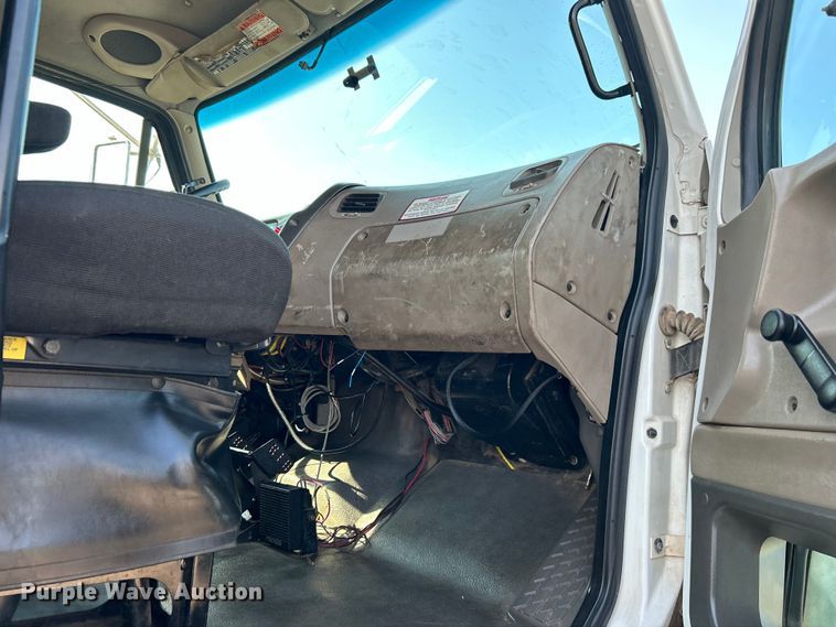 image for item EG1241 2007 Sterling L-Line dump truck