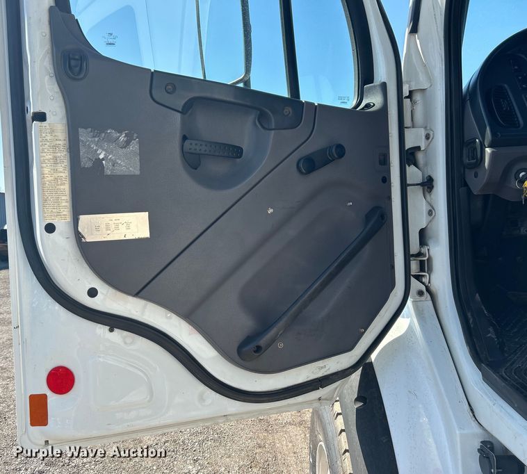 image for item EG1274 2012 Freightliner  M2 Business Class crane truck