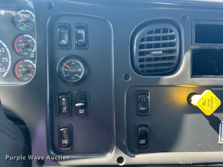 image for item EG1274 2012 Freightliner  M2 Business Class crane truck