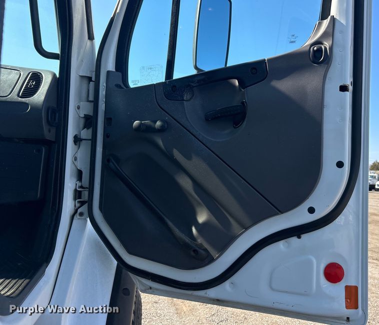 image for item EG1274 2012 Freightliner  M2 Business Class crane truck