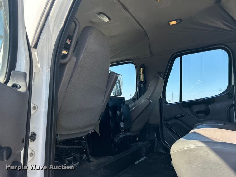 image for item EG1274 2012 Freightliner  M2 Business Class crane truck