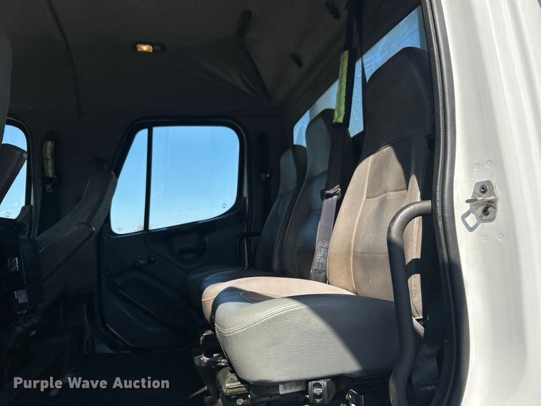 image for item EG1274 2012 Freightliner  M2 Business Class crane truck