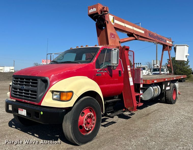 image for item EG1275 2003 Ford F750 Super Duty crane truck