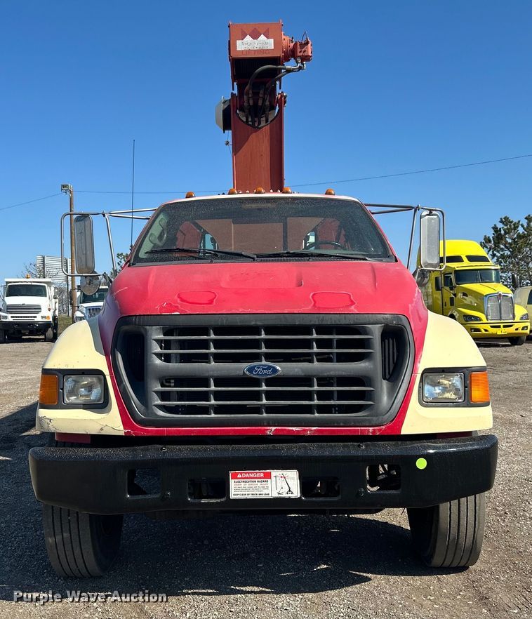 image for item EG1275 2003 Ford F750 Super Duty crane truck