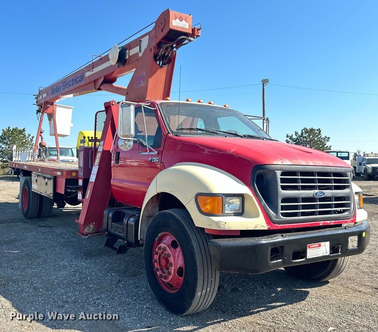 image for item EG1275 2003 Ford F750 Super Duty crane truck