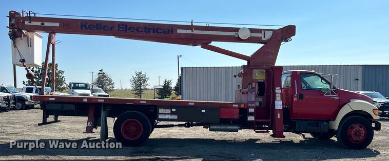 image for item EG1275 2003 Ford F750 Super Duty crane truck