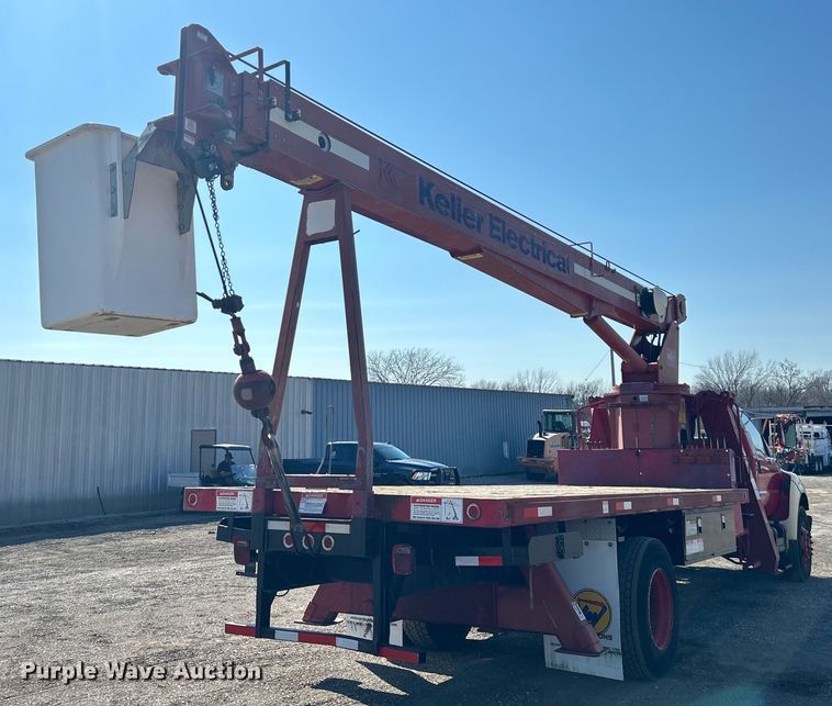 image for item EG1275 2003 Ford F750 Super Duty crane truck