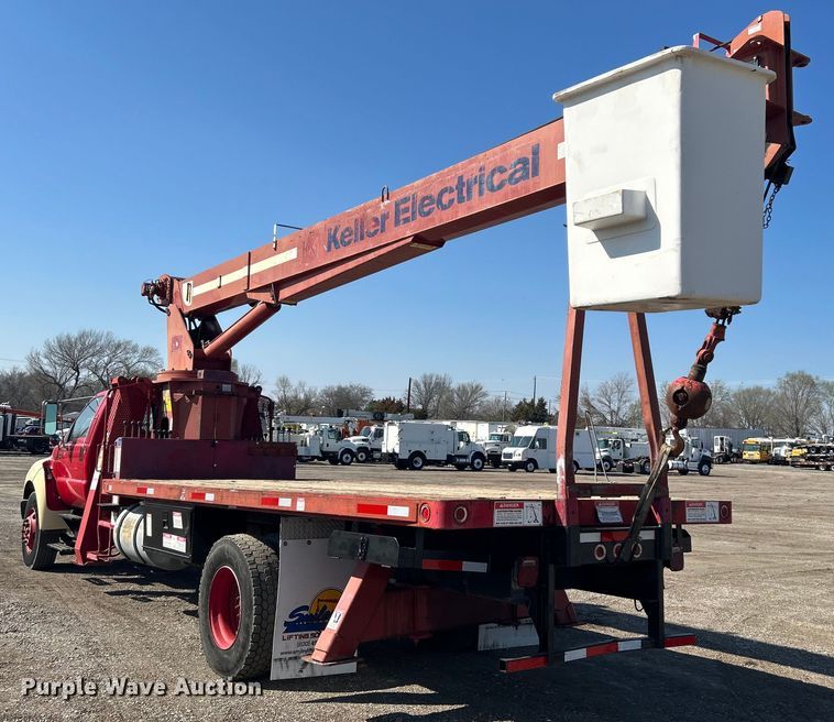 image for item EG1275 2003 Ford F750 Super Duty crane truck