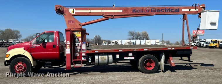 image for item EG1275 2003 Ford F750 Super Duty crane truck